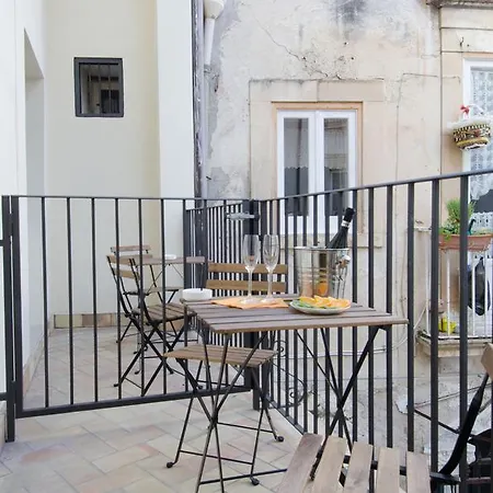 Ortigia Bed and Breakfast 3*